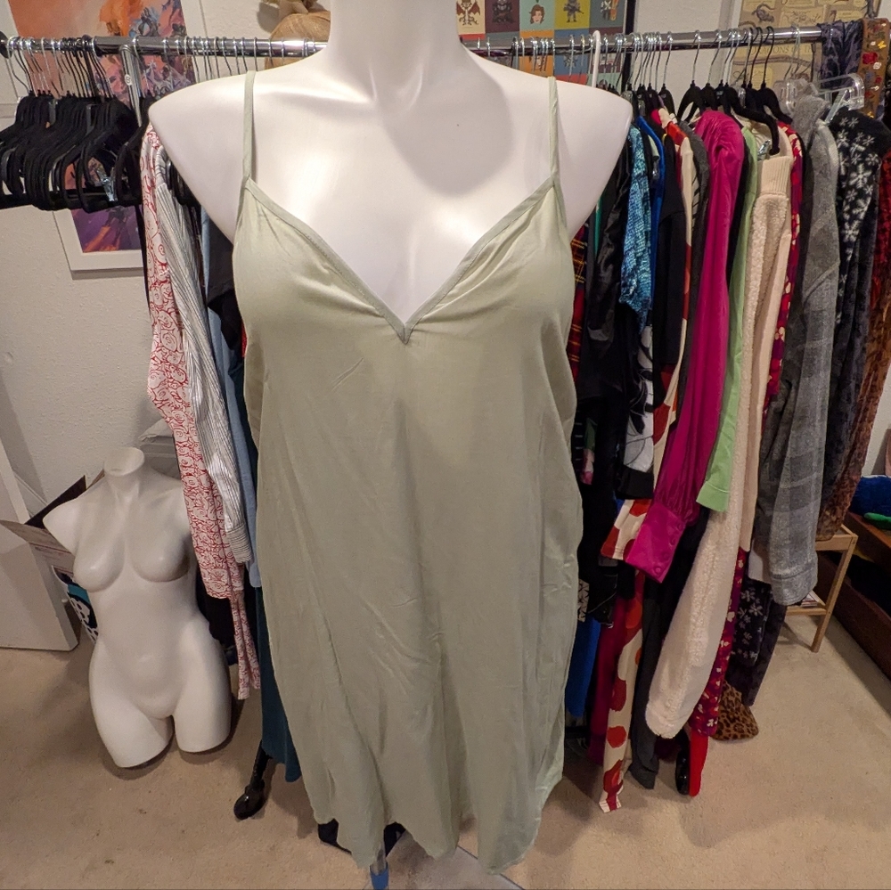 Light Green Long Tank Top - L